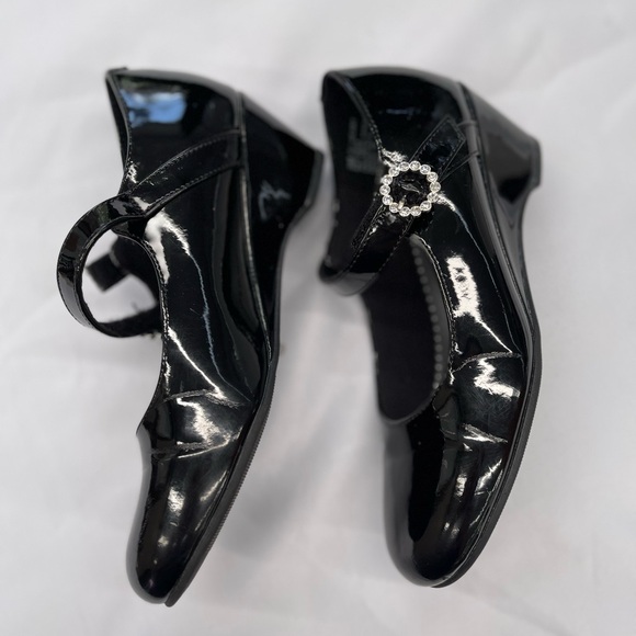 Christie & Jill Little & Big Girls Heart Round Toe Mary Jane Shoes Black, Size 3 - Picture 4 of 8